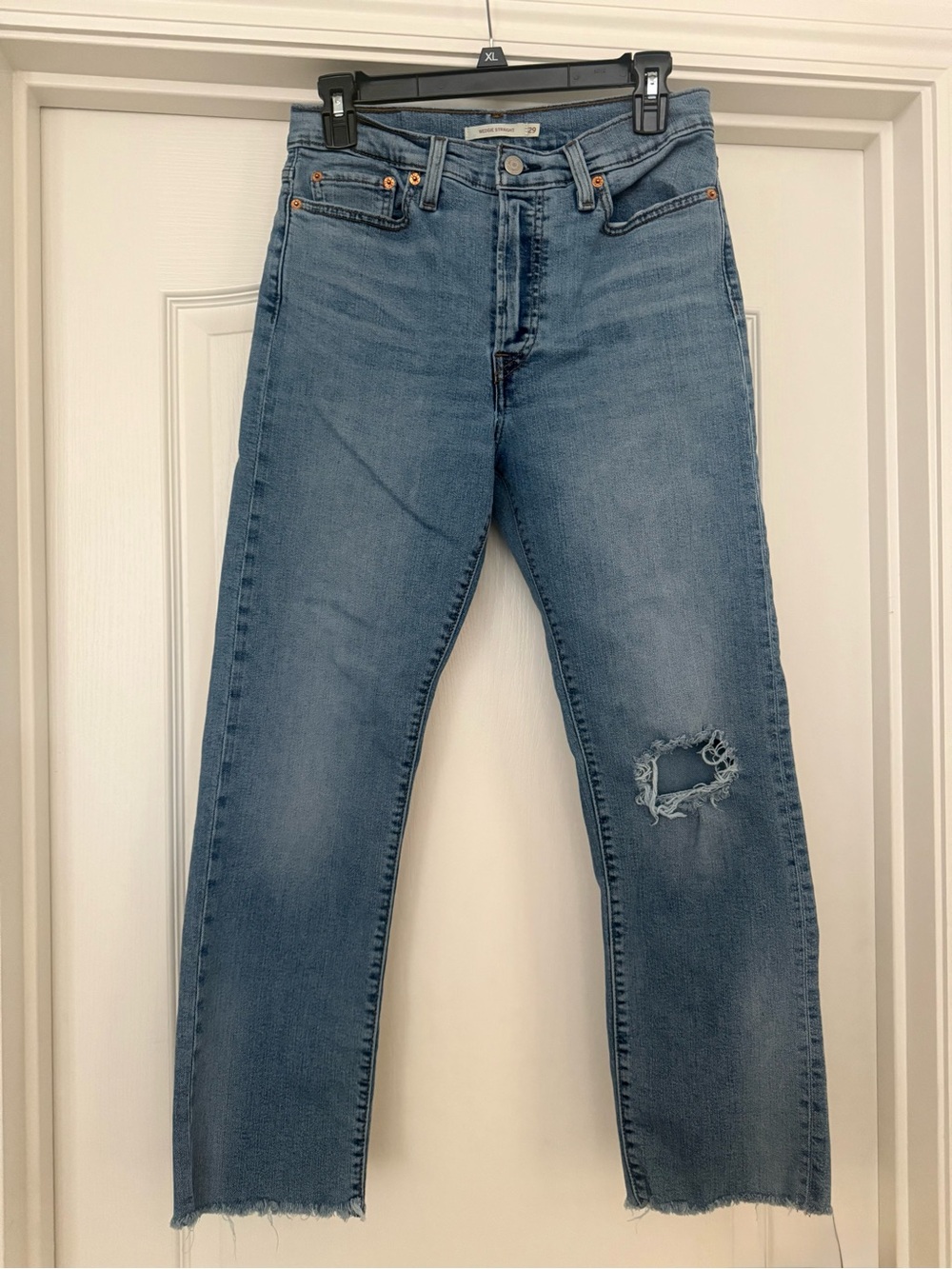 Levi Women’s Wedgie Straight Distressed Jeans Size 29